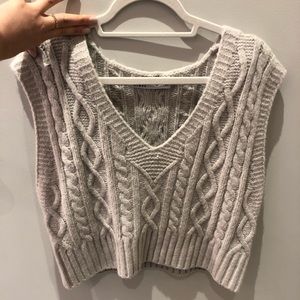 Zara grey sweate vest size small. Worn one time. Soft and comfortable.